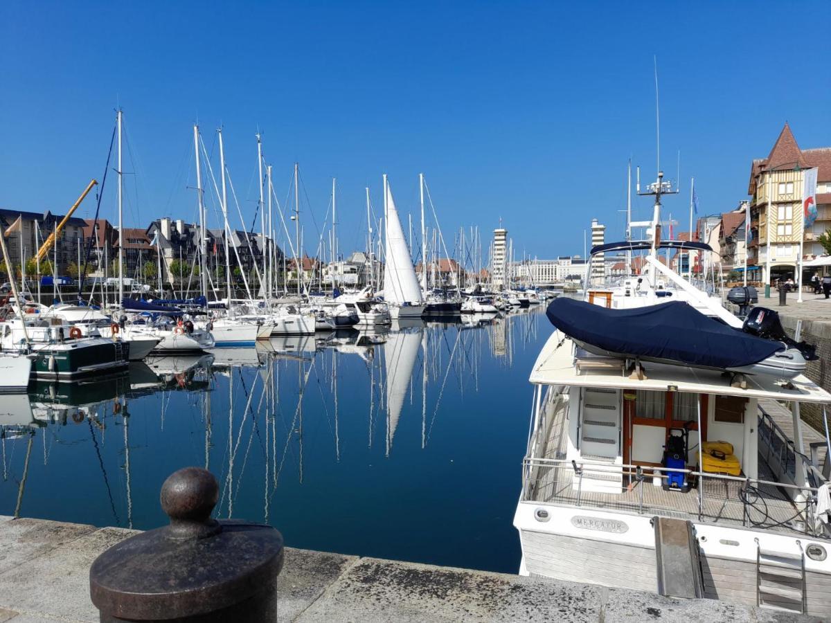 Studio Les Marinas-14 By Interhome Deauville Bagian luar foto